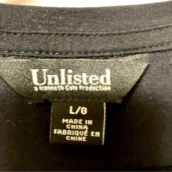 ⭐️2/$20⭐ Unlisted by Kenneth Cole - black t-shirt w/gold rivet accents, size L - Picture 4 of 6